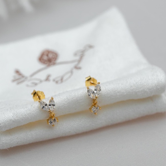 Swarovski Gold Crystal Earrings - Picture 6 of 6